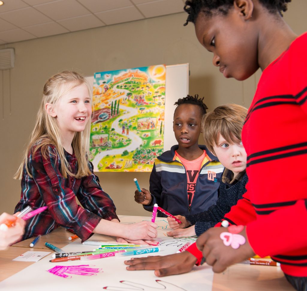 Kinderen aan de slag met Bijbel Basics